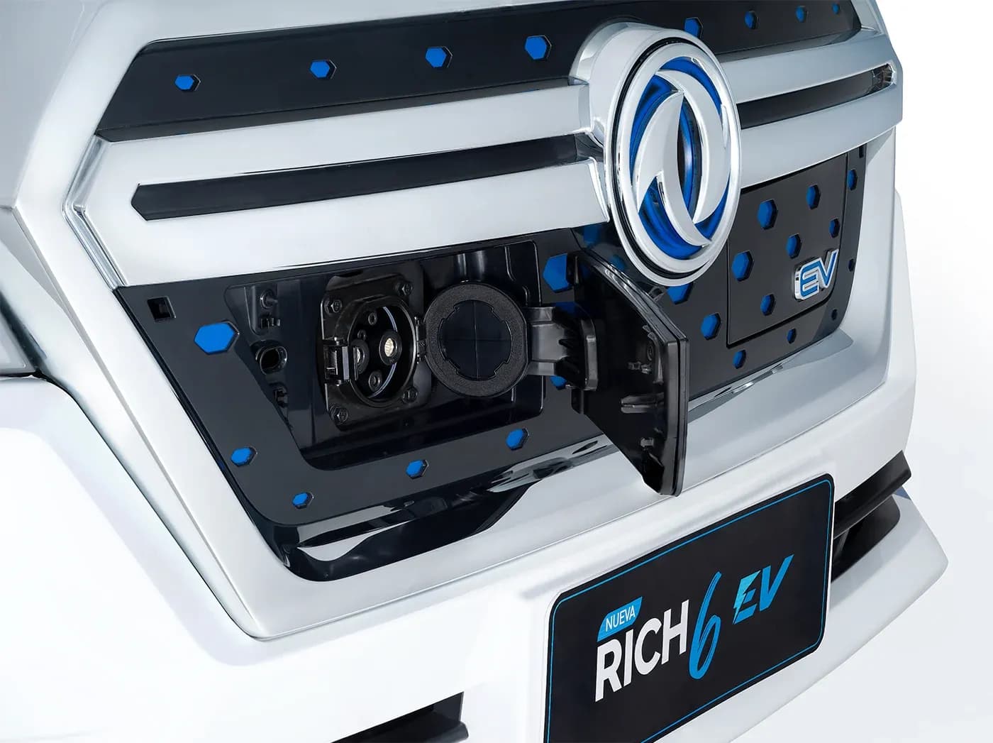 Rich 6 EV 3